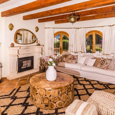 Casa Luna Villa *